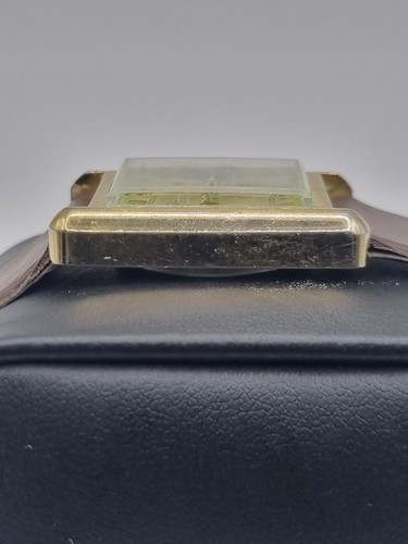 Vintage Q&Q Classy Wristwatch Gold Tone Rectangular For Parts / Repair 25.17mm - Picture 5 of 17