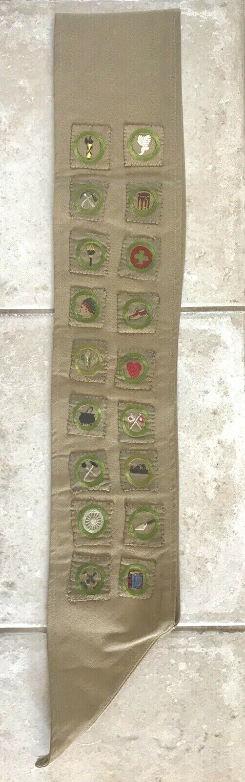 OLD VINTAGE 1930's BSA BOY SCOUTS SASH with 18 PATCHES MERIT BADGES