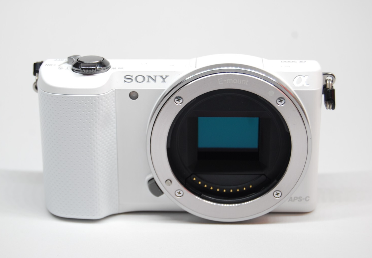 Sony α5000 Amazon.com : Sony Alpha a5000 Mirrorless Digital Camera with 16