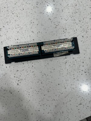 Leviton - Universal GigaMax Cat5e Patch Panel & Bracket 5G584-U89