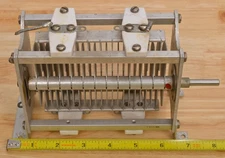 MADE IN USA HAMMARLUND 100pF AIR VARIABLE CAPACITOR 100pF 4500 VOLTS DC