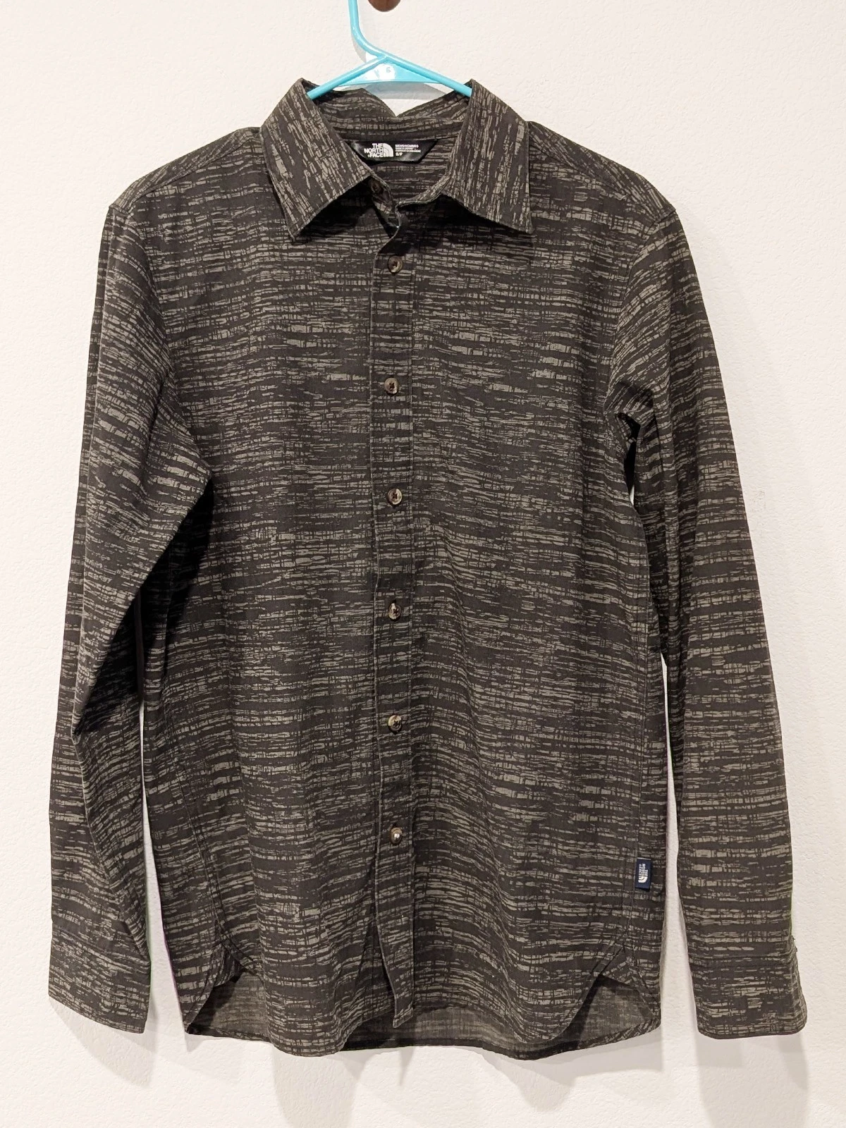 The North Face Men’s Small Gray Pattern Long Sleeve Button Up Shirt Outdoor Casu
