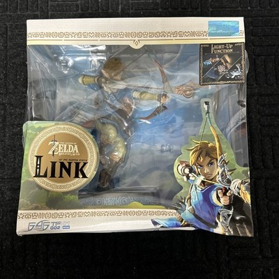 F4F Legend of Zelda Breath of the Wild Link 10'' Statue LED Base Damaged Box