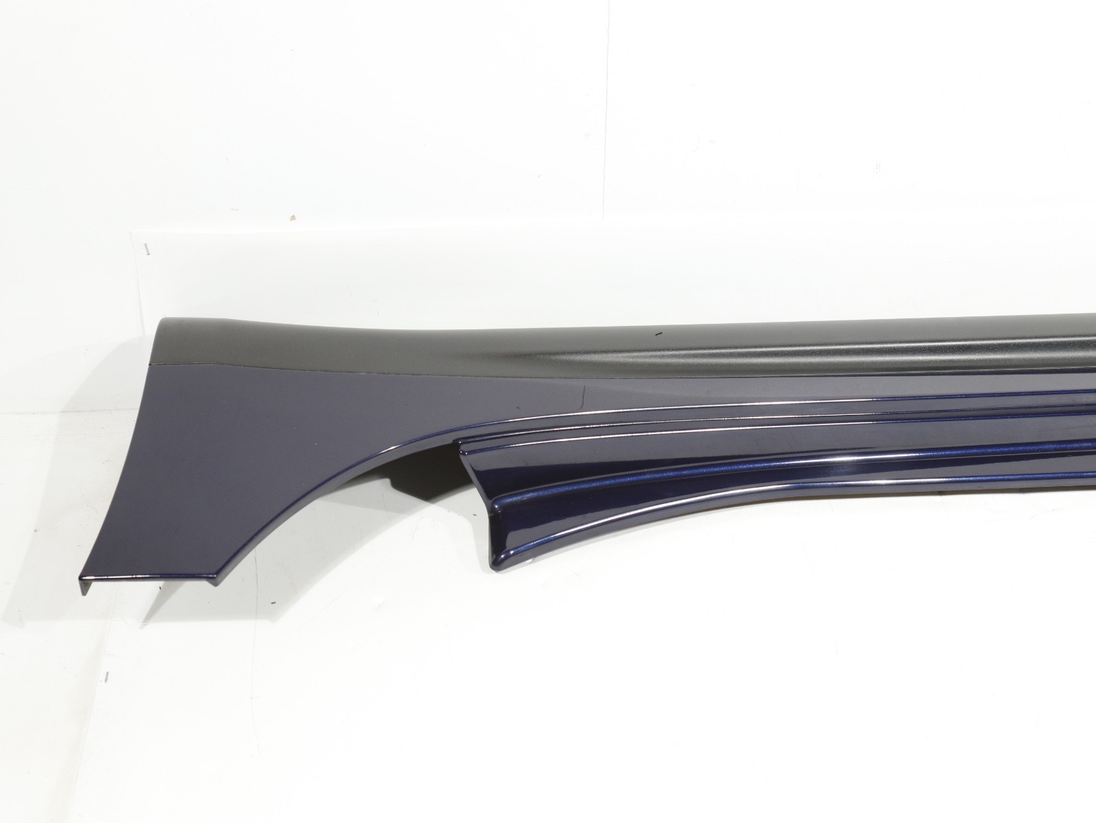 14-20 Maserati Ghibli LEFT Driver Side Rocker Panel Molding BLUE OEM 6700288320