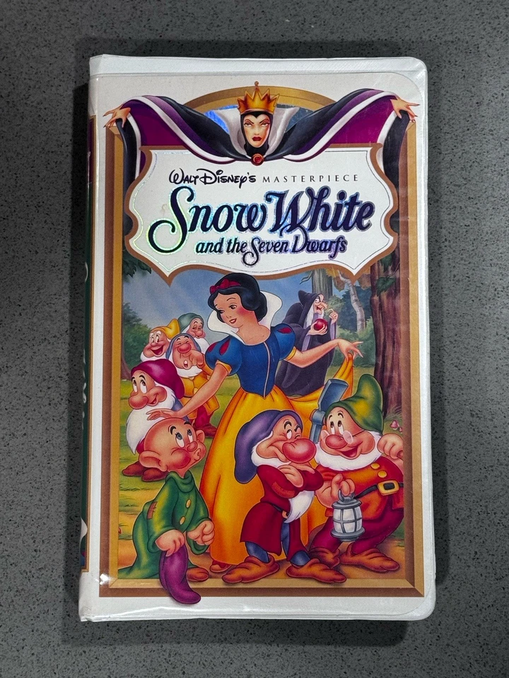 Disney Snow White VHS Masterpiece Edition Original Case Booklet & Stickers Rare - Image 2 of 4