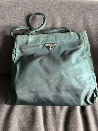 Mini sac fourre tout PRADA Prada en nylon avec logo triangle