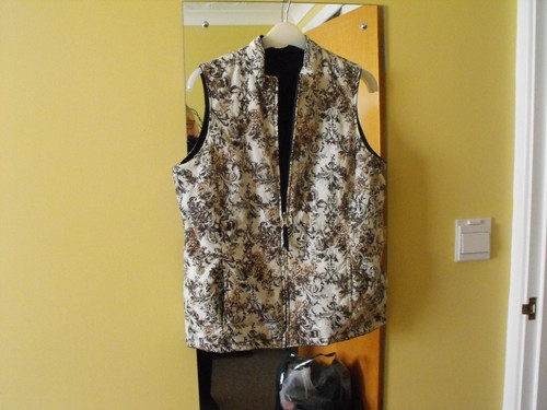 Dash black & pattern reversible gilet size 12
