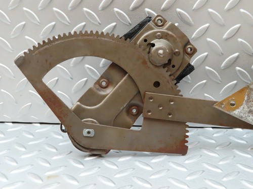 ⚙4706⚙ Mercedes-Benz W114 280CE Coupe Rear Left Manual Window Regulator - Picture 5 of 9