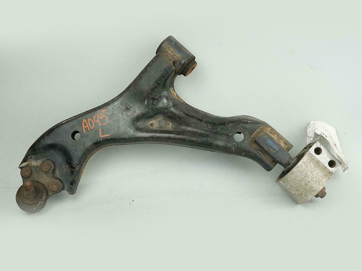 2004 - 2007 Saturn Vue Control Arm Lower Fwd 3.5Liter Left Driver 