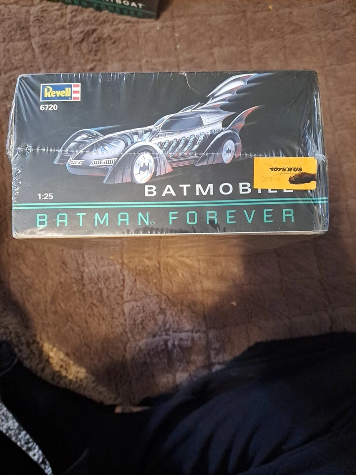 Revell Batman Forever Batmobile Model Kit Vintage DIY Collectible  - Image 4 of 4