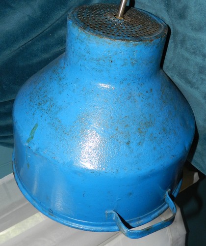 VERY COOL REPURPOUSED HANGING BLUE MILK/CREAM CAN LIGHT/LAMP FIXTURE! UNIQUE! - Picture 3 of 7