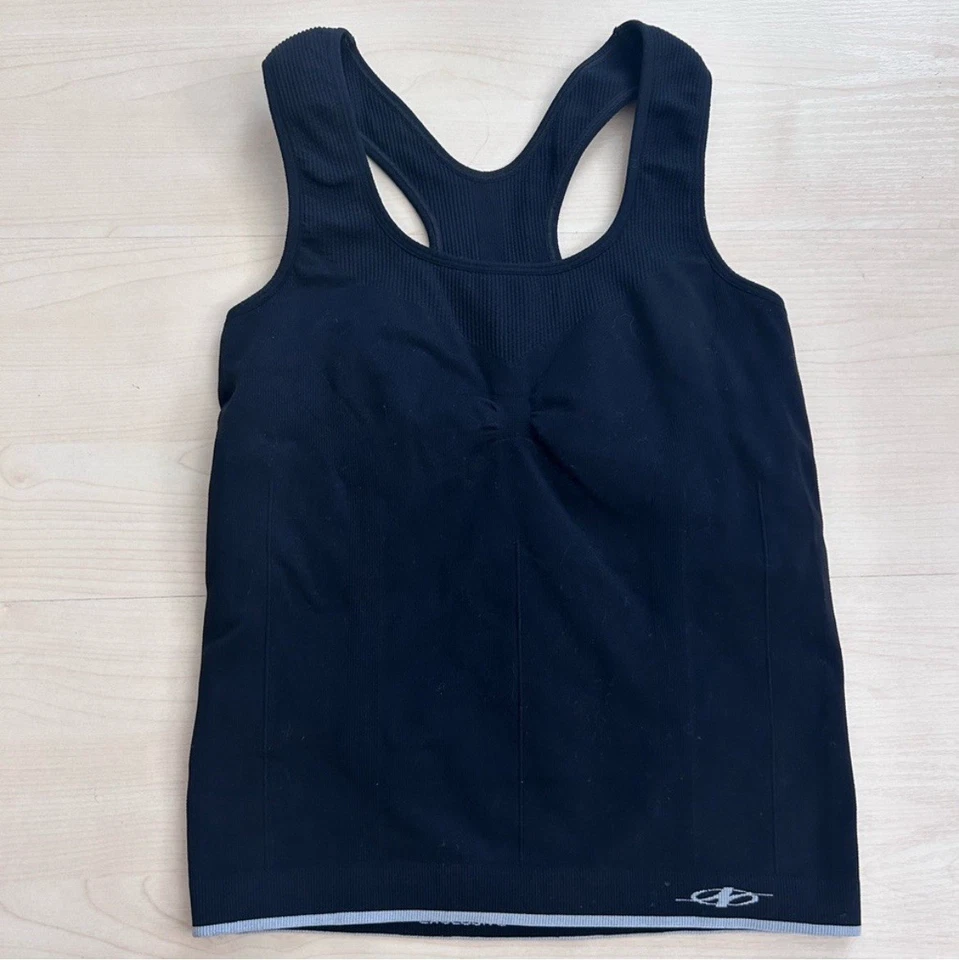 Nordic Track Racerback 背心带内置文胸黑色 M — 第 2/4 张图片