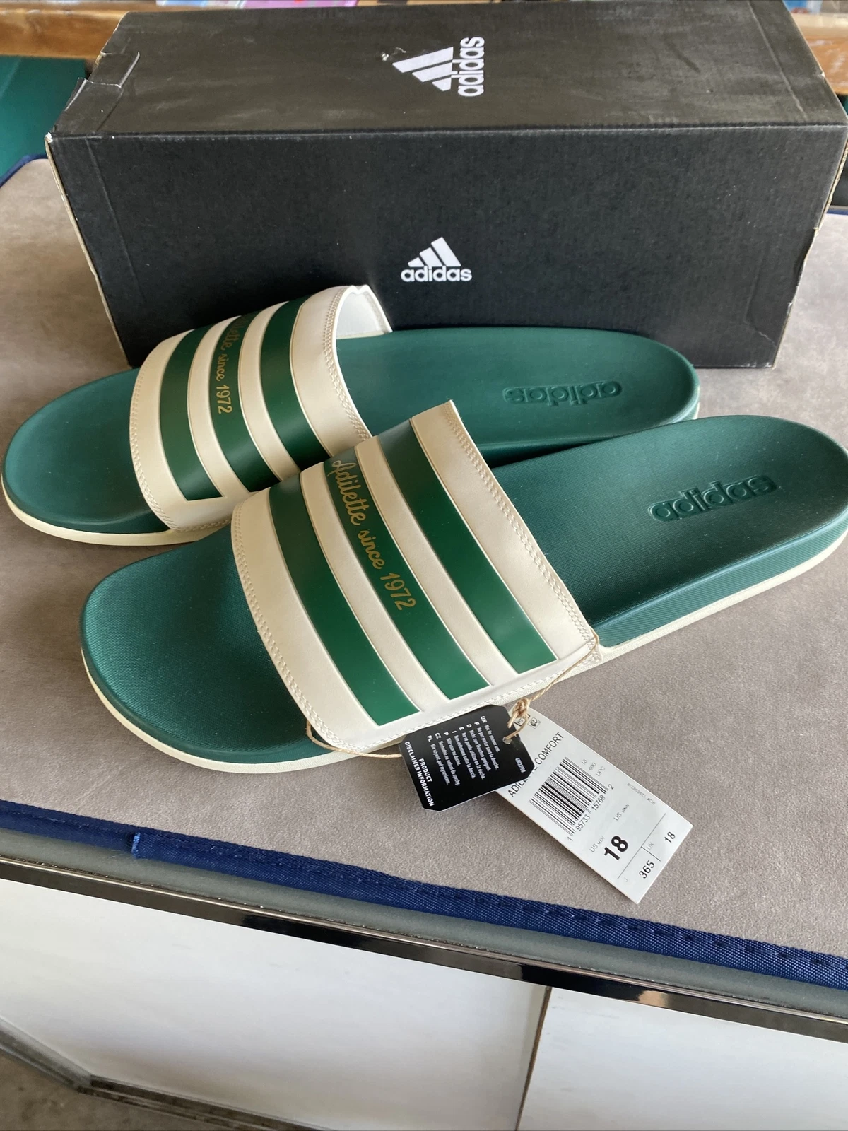 Nuovissima Adidas GW8754 US da uomo Adilette Comfort Slide verde collegiale taglia 18
