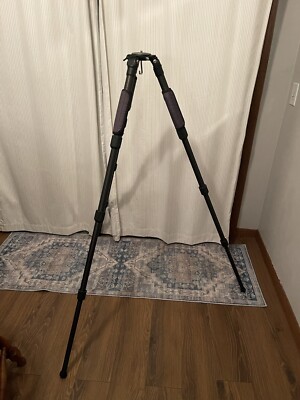 MINT Induro GIT304 Grand Series 3 Stealth Carbon Fiber Tripod -Max Load 55.1 lb