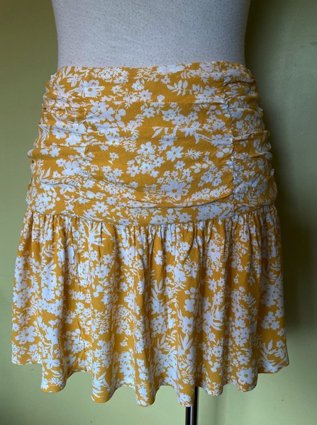Valleygirl Size 10 Womens Ruched Mini Skirt Fit and Flare Yellow & White Floral