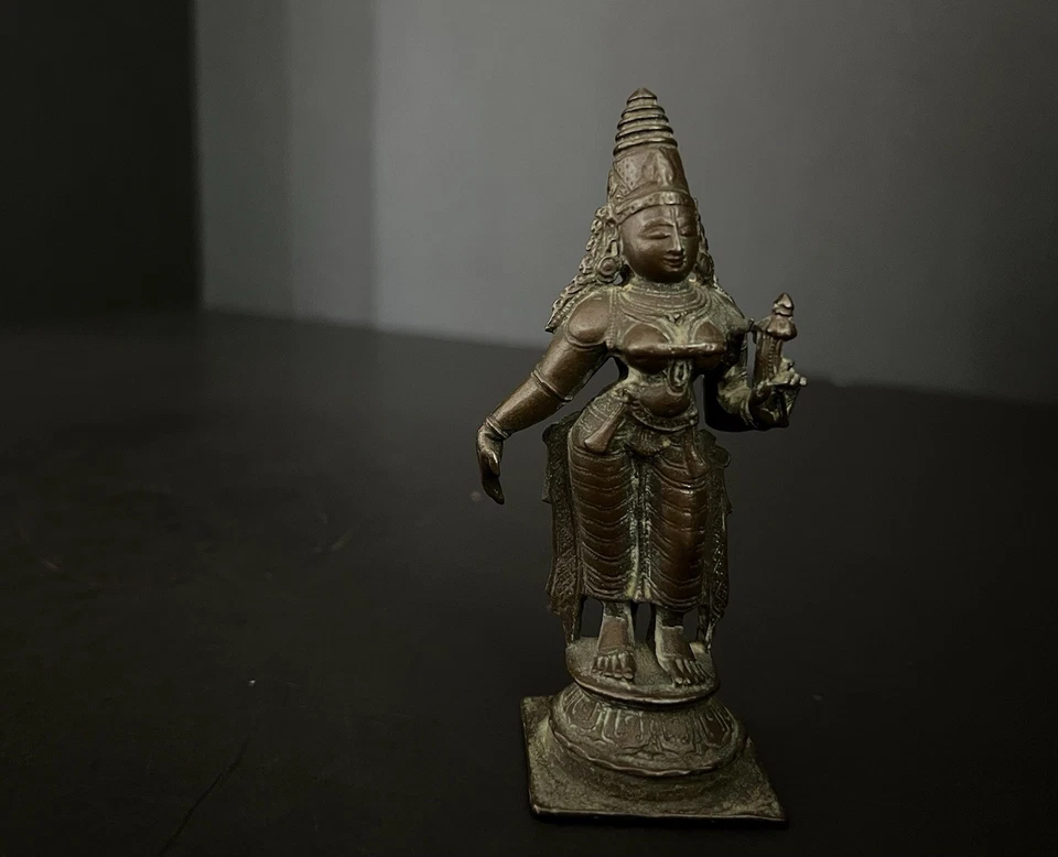 18th - 19th Century Copper Alloy Goddess / Lakshmi Miniature Figure Rare Antique - Image 2 of 4