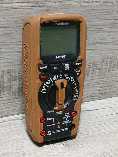 Southwire 14070T TechnicianPRO Cat IV 600V True RMS Precision Multi-Meter - Picture 3 of 8