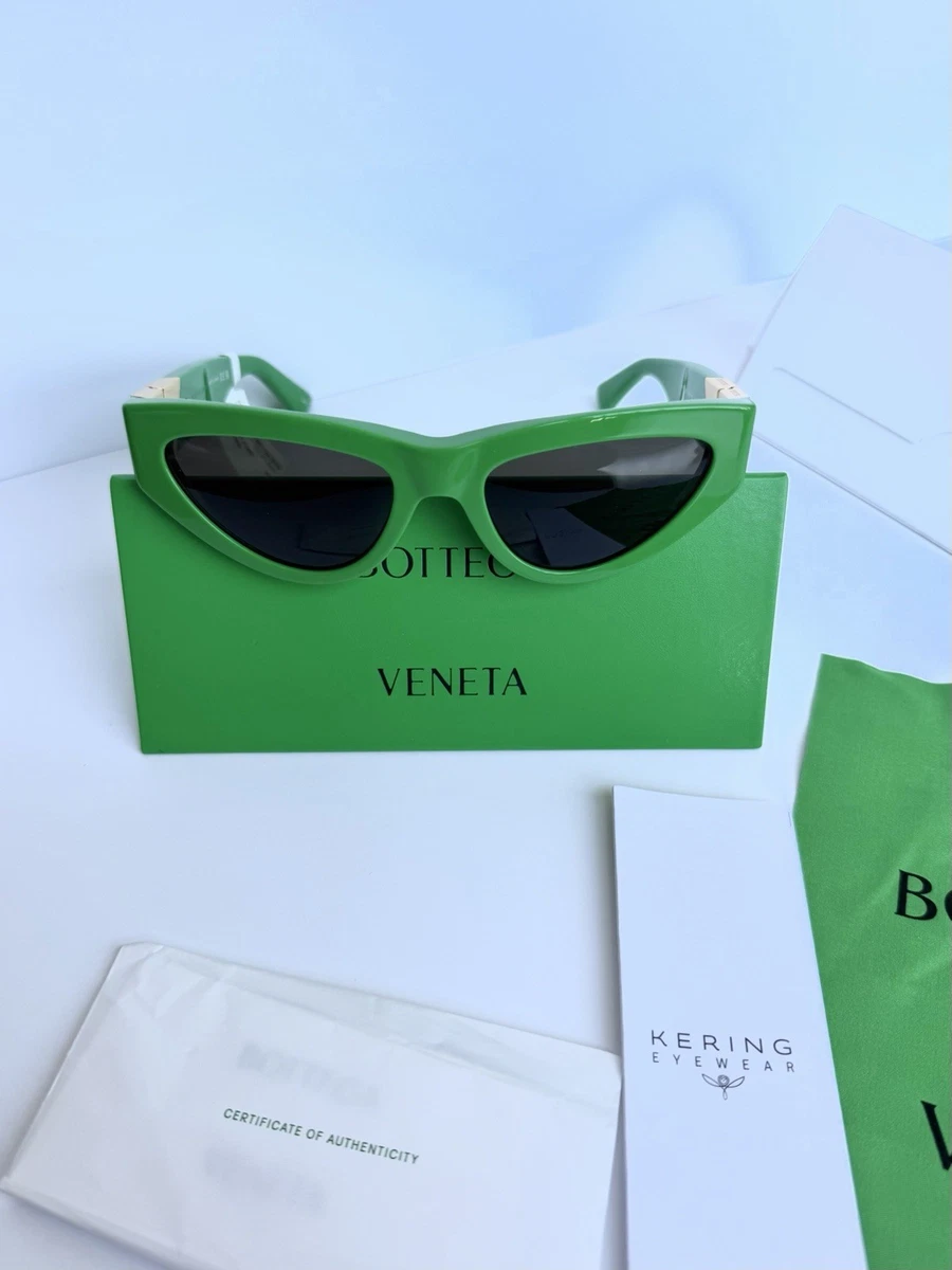 Bottega Veneta Cat Eye Plastic Frame Sunglasses for Women  display picture 3