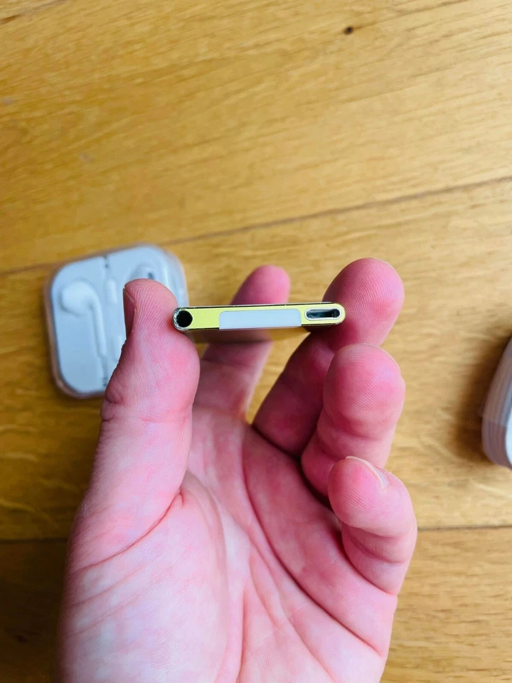 iPod nano amarillo 16 GB 7a generación APPLE auriculares MP3 música en buen e... - Imagen 2 de 2