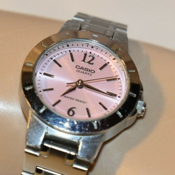 Casio Quartz Ladies Silver Tone Watch Water Resistant Japan