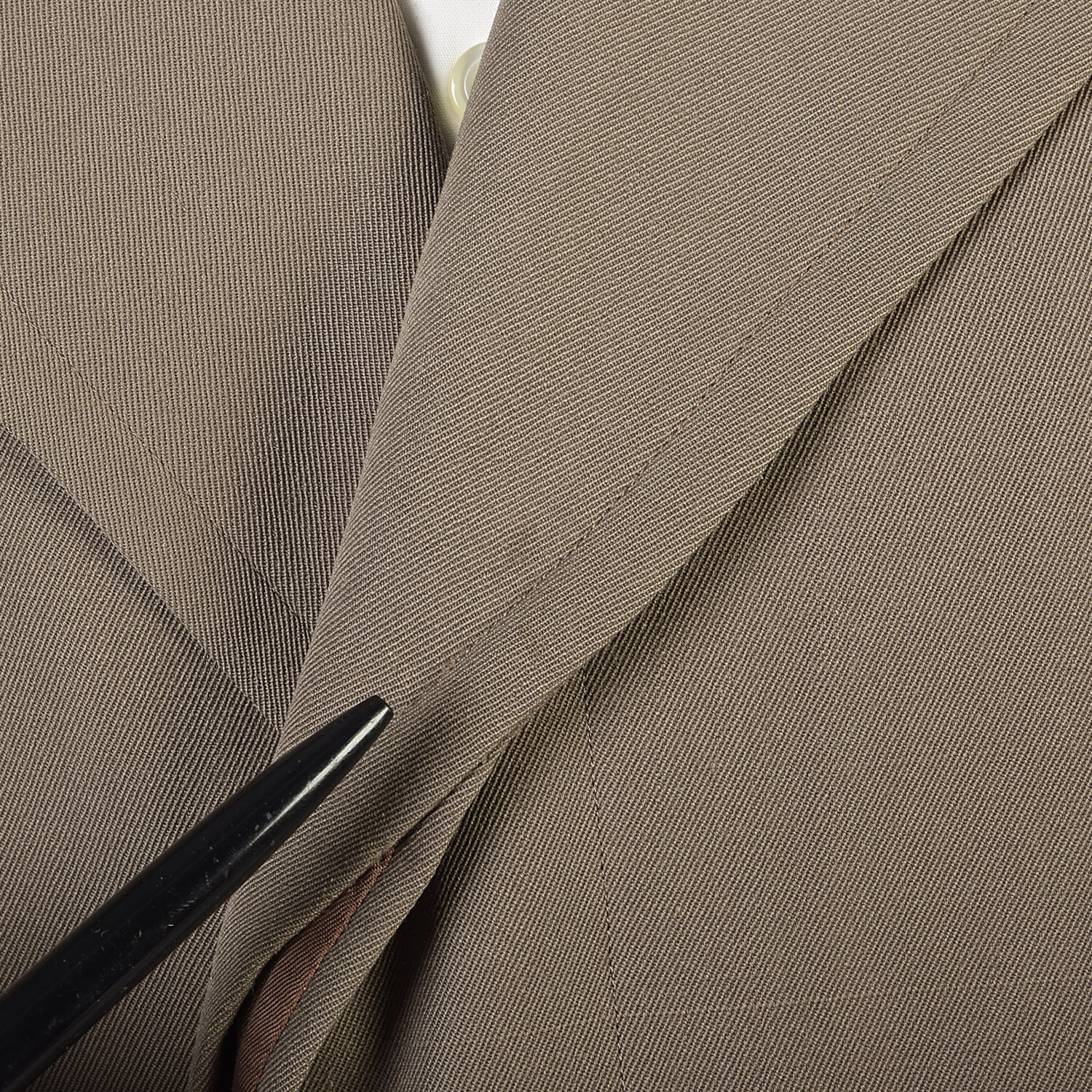 Medium 1950s Tan Taupe Buttoned Collared Classic … - image 10