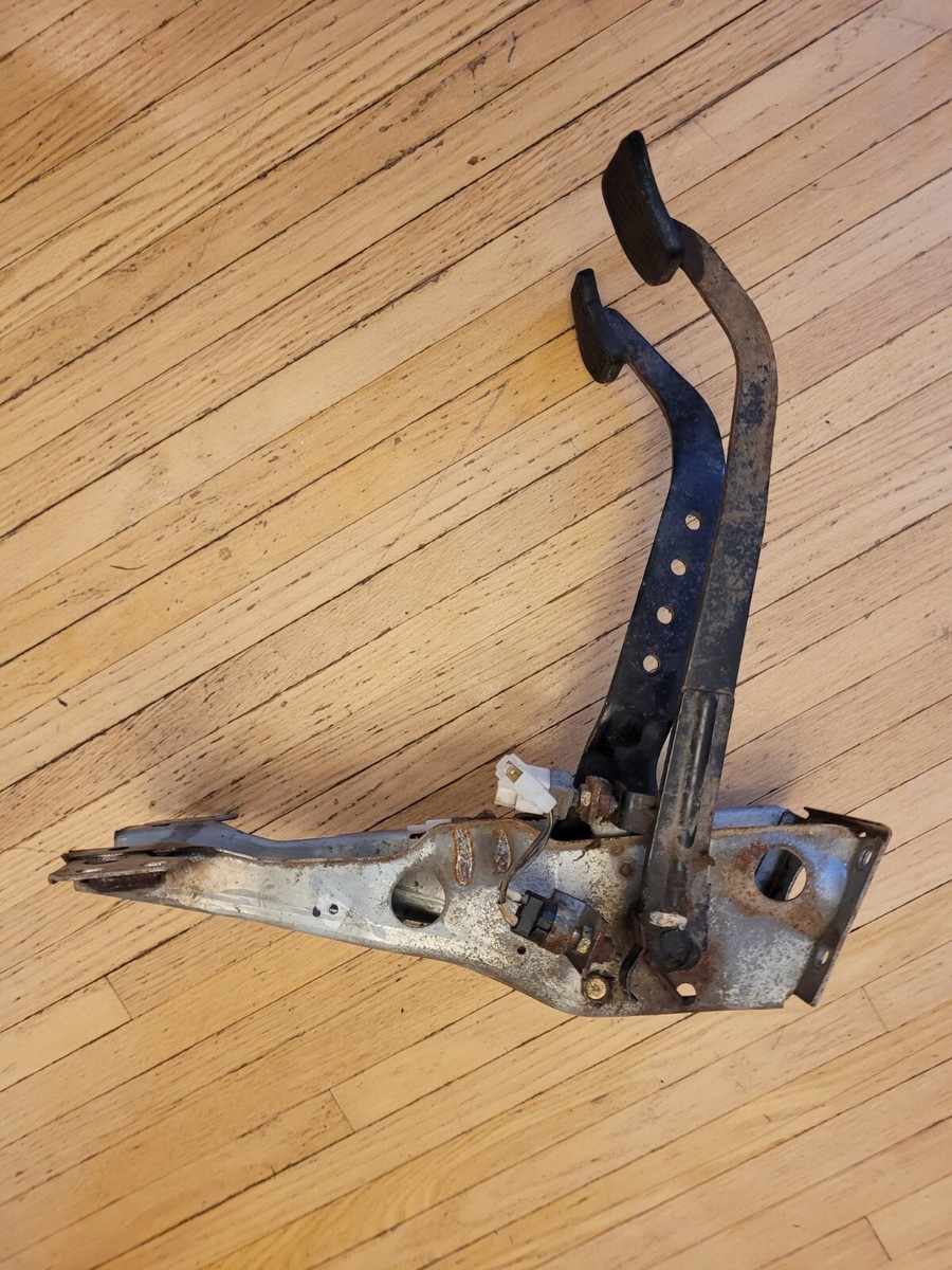 pocket3 GEO TRACKER SUZUKI SIDEKICK CLUTCH PEDAL ASSEMBLY 1989-1991