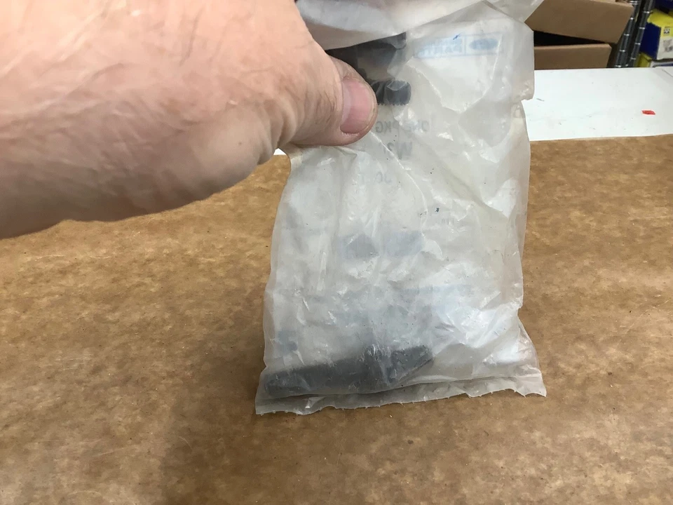 Camión Ford Expedition&F Series 1997-02 y Lincoln ESCACO RUEDA NAVEGADOR;N808822-S104 Foto 2 de 2