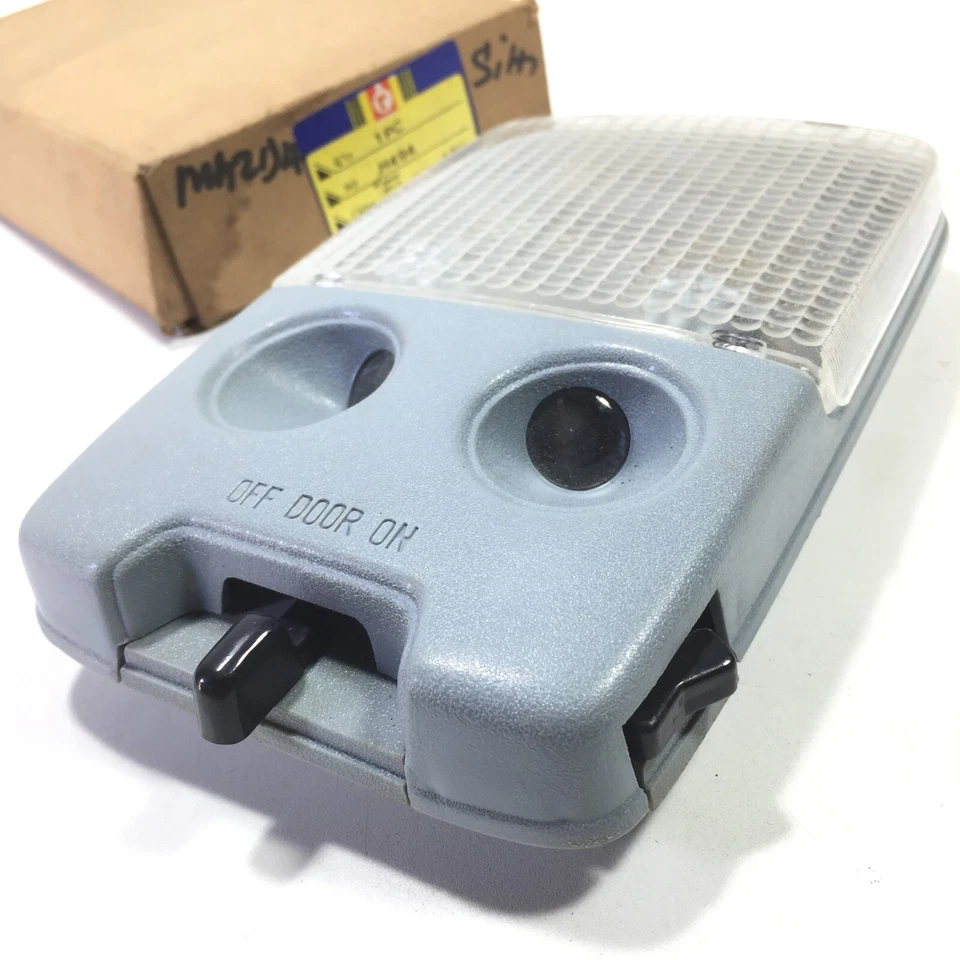 Lámpara interior compatible con Ford Escort Mazda 323 sedán NOS Foto 2 de 4