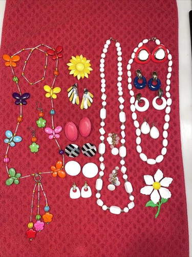 Vintage Lot of 16 Costume Jewelry Pierced Earrings, Enamel, Beads, Pins, Novelty