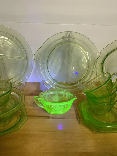 Anchor Hocking Princess Green Uranium 14pcs Cake Plate Platter Creamer Divided