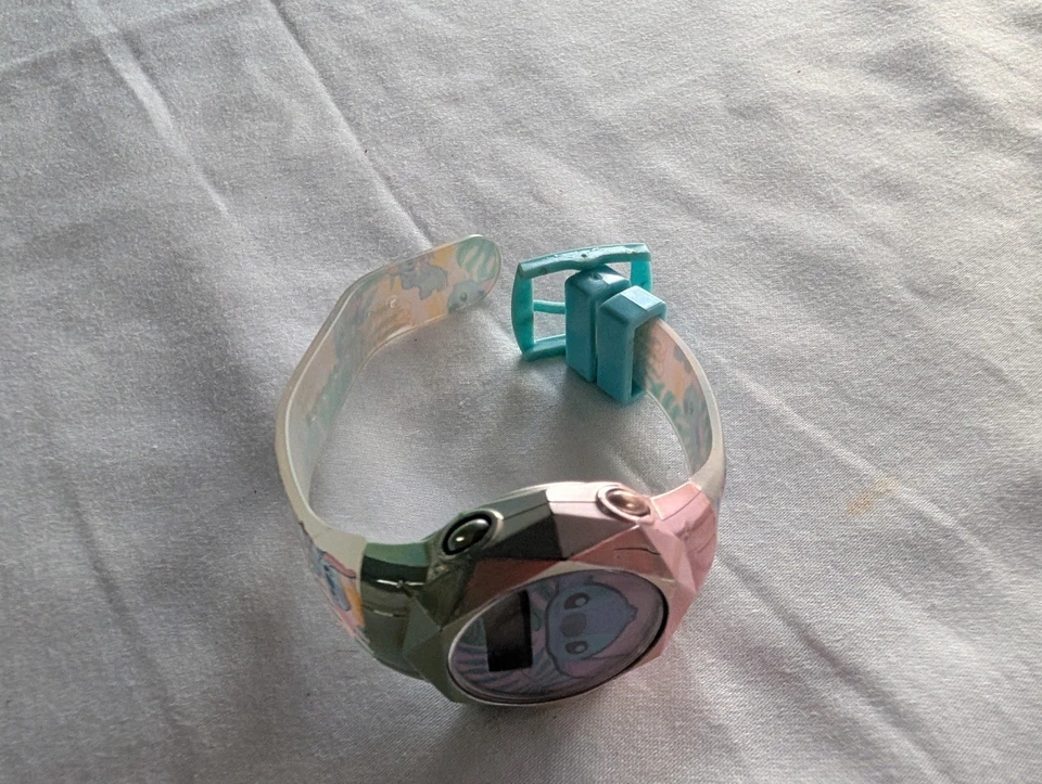 Relógio Disney Stitch pulseira de ponto rosa e azul - Imagem 2 de 4