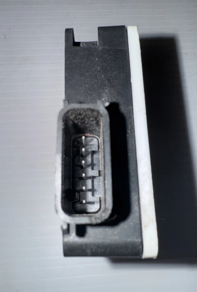 Sensor de punto ciego derecho Mercedes-Benz S65 AMG 2006-2020 000-905-84-06 OEM K0189 Foto 4 de 4