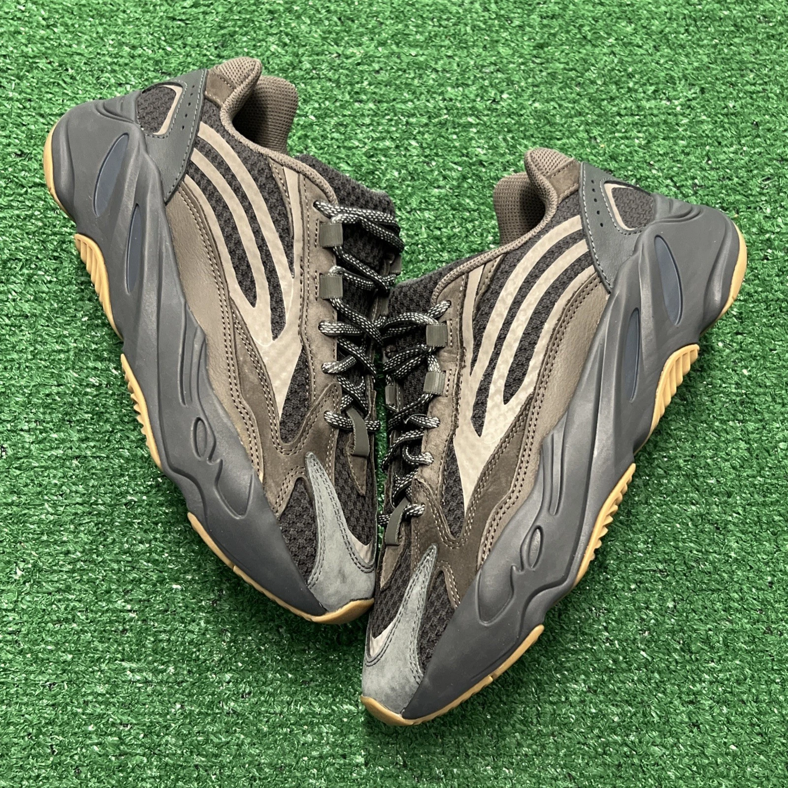 Taglia 7 5 Adidas Yeezy Boost 700 V2 Geode EG6860 super pulite! Spedizione veloce!