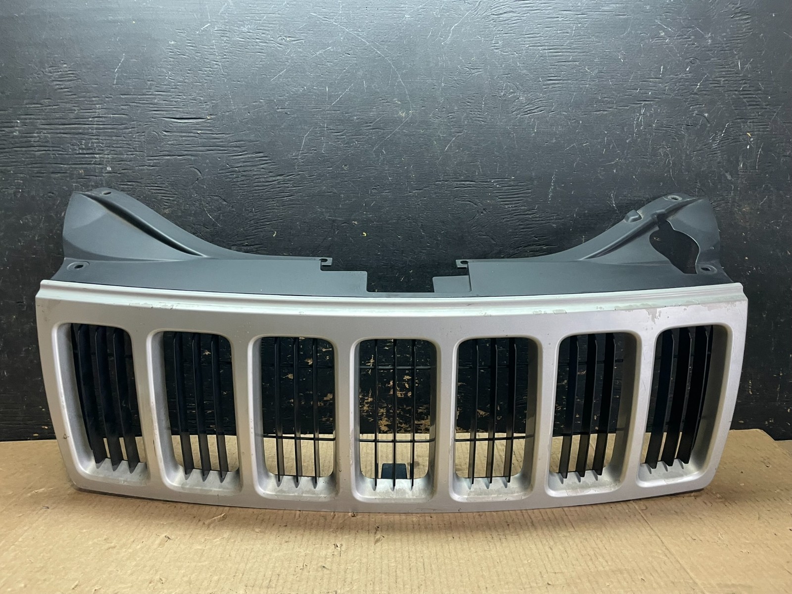 2008 2009 2010 2011 2012 Jeep Liberty Front Upper  Grill Grille OEM Y9601 DG