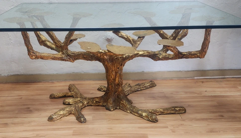 Mesa de comedor/vestíbulo grande vintage de mediados de siglo con extremidad de árbol de latón con vidrio grueso Foto 2 de 4