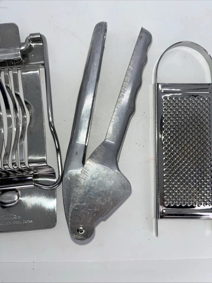 Lote Utensilios de Cocina, Cherry Pitter, Trituradora de Ajo, Cortadora de Huevos, Zester, Usado en Excelente Condición Foto 3 de 4