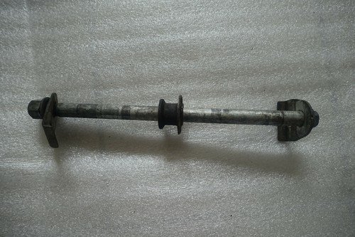 1.1 Suzuki GSX 750 F GR78A Steckachse Hinten Radachse Axle Hinterradachse
