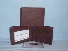 New York NY KNICKS    Leather BiFold Wallet    NEW    dkb4 z lf