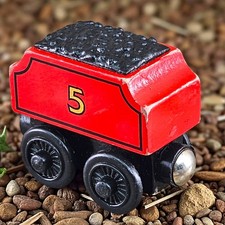 VTG Thomas and Firends Wooden Railway James Tender Magnetic Red 2003 Gullane