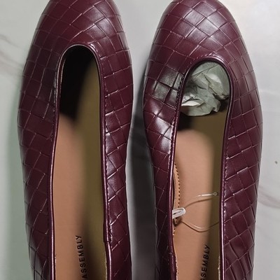ASSEMBLY Women s Burgundy Synthetic Quilted Slip-On Ballet Flats Round Toe 6