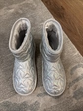 Children s Place Girl s Faux-fur Lined Gray Slip-On Ankle Boots-Size 3, Used