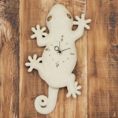 Japanische Gecko Eidechse Pendel Wanduhr Yamori weiß Keramik Seto Ware Geschenk
