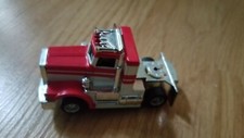 1981 Tyco US Peterbilt Truck Semi-trailer Red/White Strip LIGHTED Slot Car
