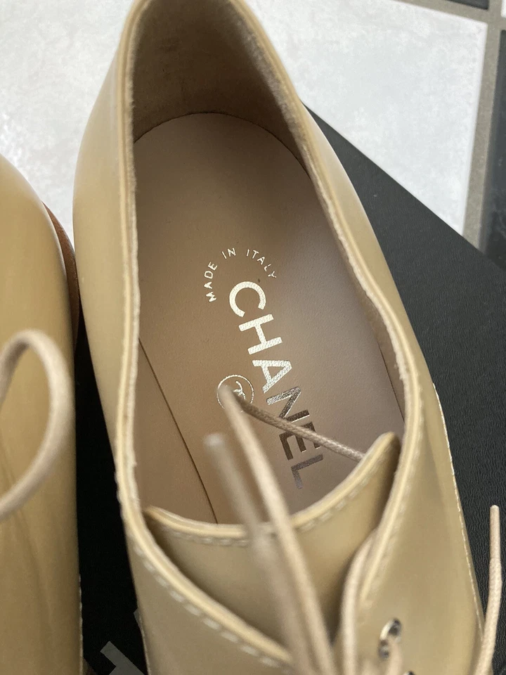 NUEVO EN CAJA 100% AUTÉNTICOS Chanel 14K Beige Cuero Cadena Cordones Zapatos Oxford $1575  Foto 2 de 4