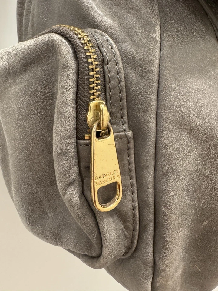 Badgley Mischka Stylish Gray Leather Shoulder Bag - Image 4 of 4