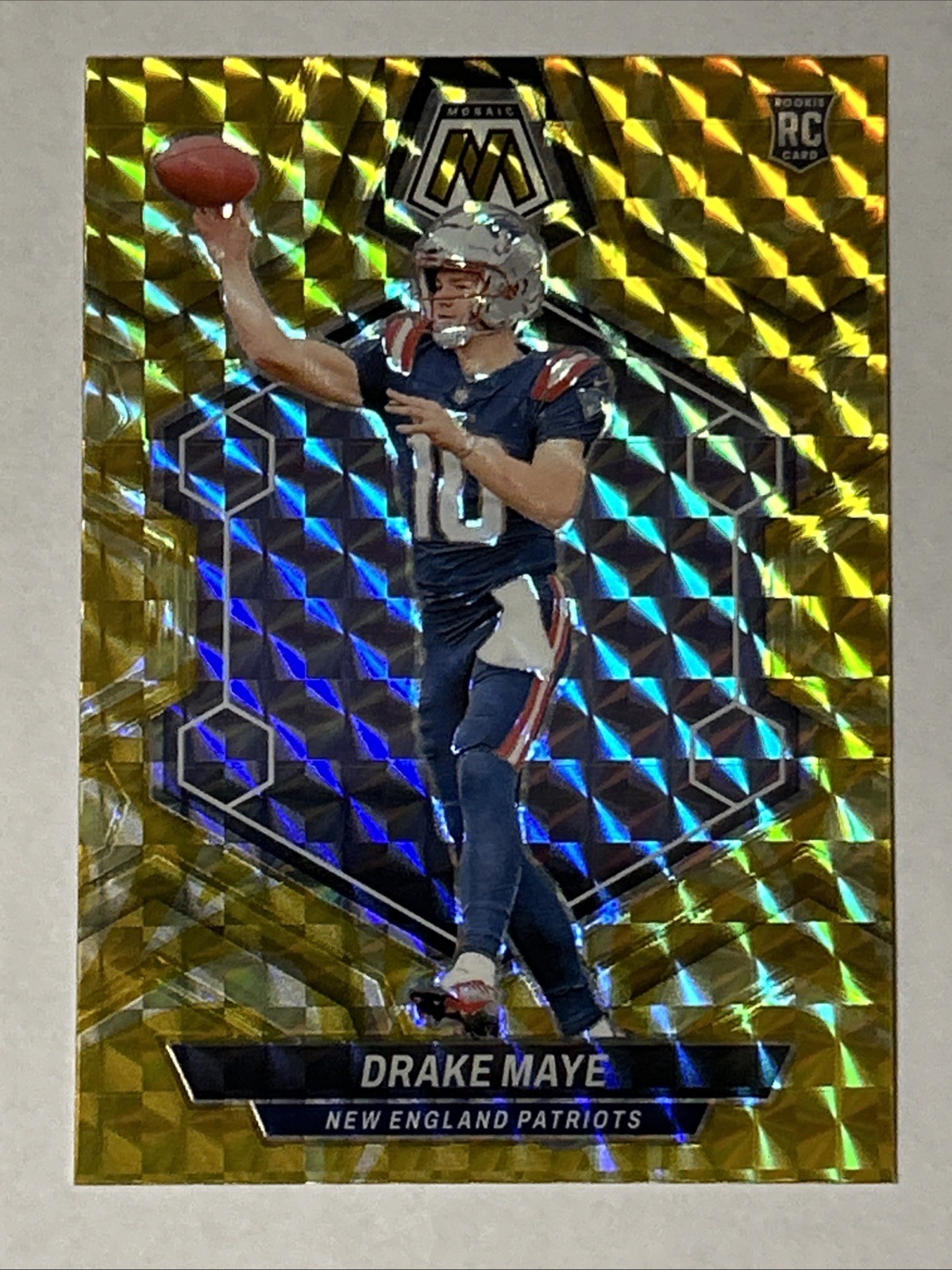 2024 Panini Mosaic - Drake Maye Reactive Yellow Prizm RC #303 Patriots