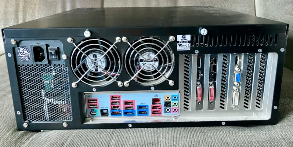 Custom Lian Li PC-C33 AMD Phenom II x4 955, 16GB de RAM, Radeon HD 5570 3.20GHz - Imagem 3 de 4