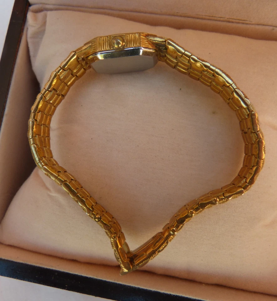 Louis Erard Women's Retro Watch (1984-1999), Battery Operated, Dress Style - image 3 of 4