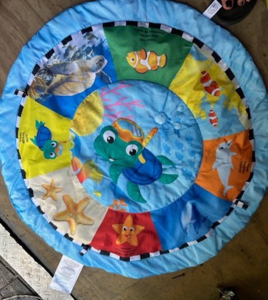 Ejercitador de puente ajustable para puerta de bebé Baby Einstein Sea and Discover Foto 2 de 2