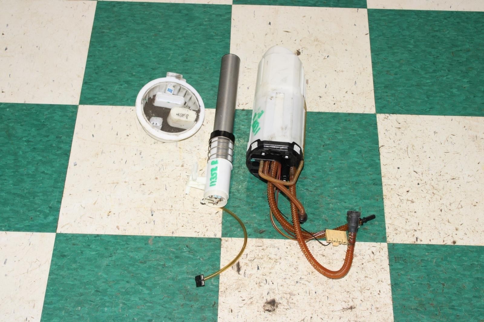 Bentley Flying Spur 2013-2018 Right Fuel pump